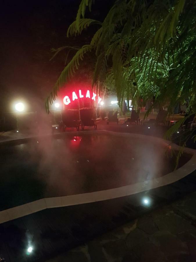 Galaxy Hotel Chiflik Eksteriør billede